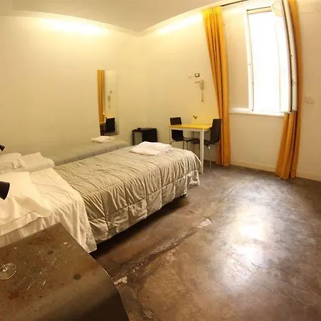 Yellowsquare רומא