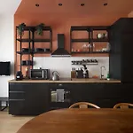 Yellowsquare Hostel