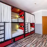 Yellowsquare Hostel *