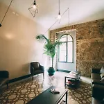 Hostel Yellowsquare *