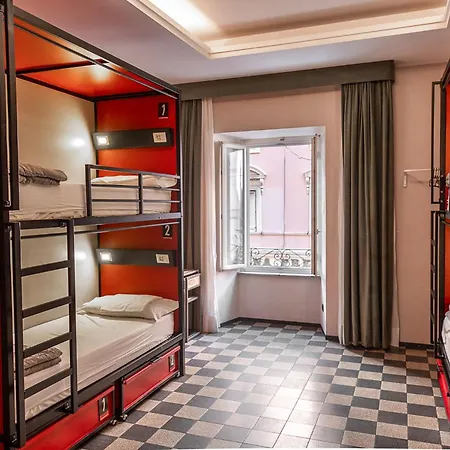 Yellowsquare Hostel