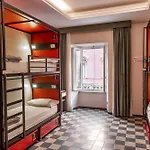 Yellowsquare Hostel