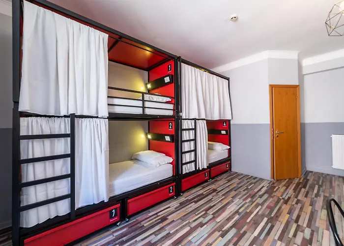 Yellowsquare Auberge de jeunesse *