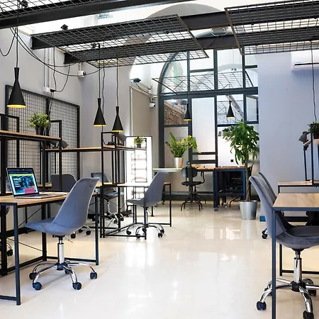 Yellowsquare Hostel *