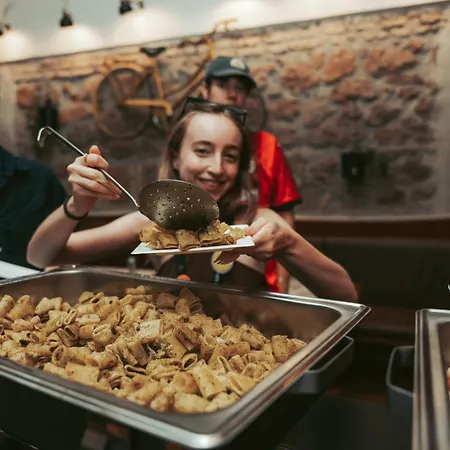 Yellowsquare Hostel *